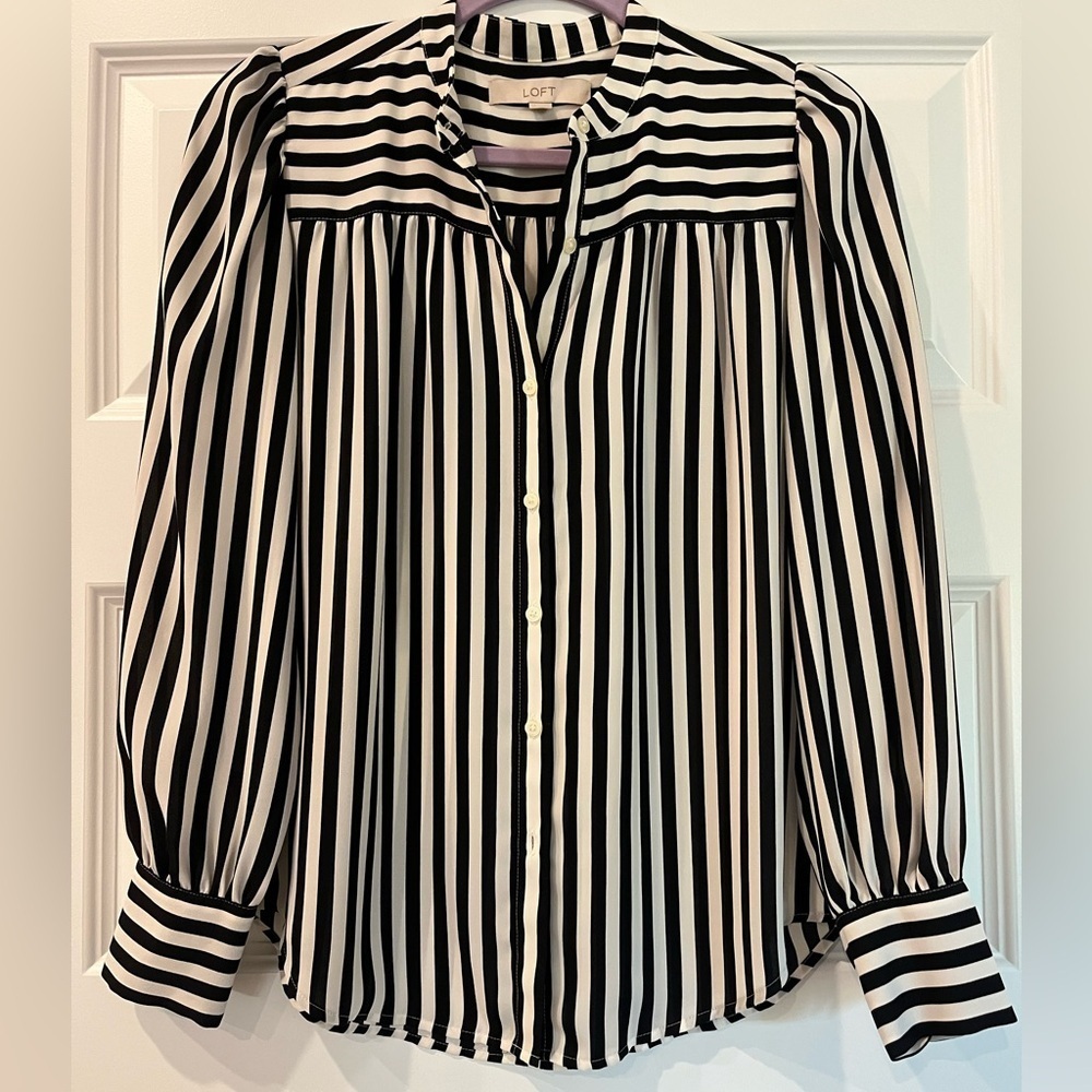 LOFT Women's Black and White Striped Button Down Shirt Blouse Long Sleeve XS